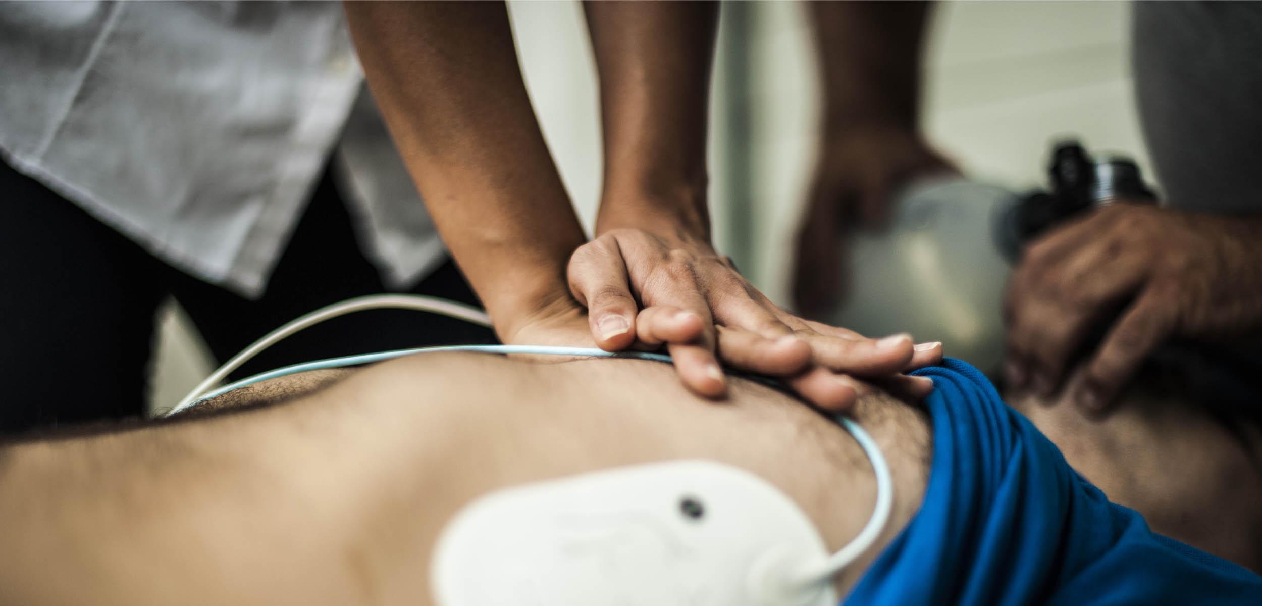 compression 2500 x 1200 how to use a defibrillator